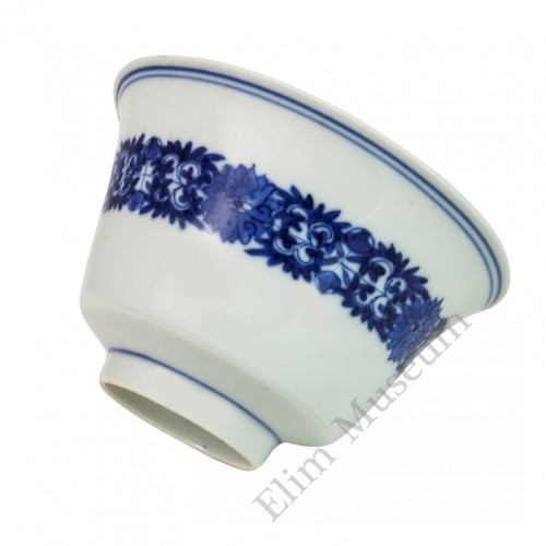 1006   A Guan-Xu Small Blue and White Tea Bowl 